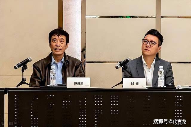 我目前挺支持一个青年导演阚家伟，他目前在筹备拍《大师兄》（也是甄子丹主演），也拍过《我的极品女神》、《黑白迷宫》，我觉得他是一个很好的年轻导演